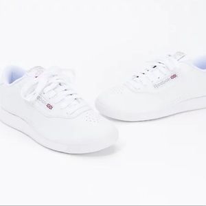 VINTAGE Reebok Sneakers SIZE 7.5